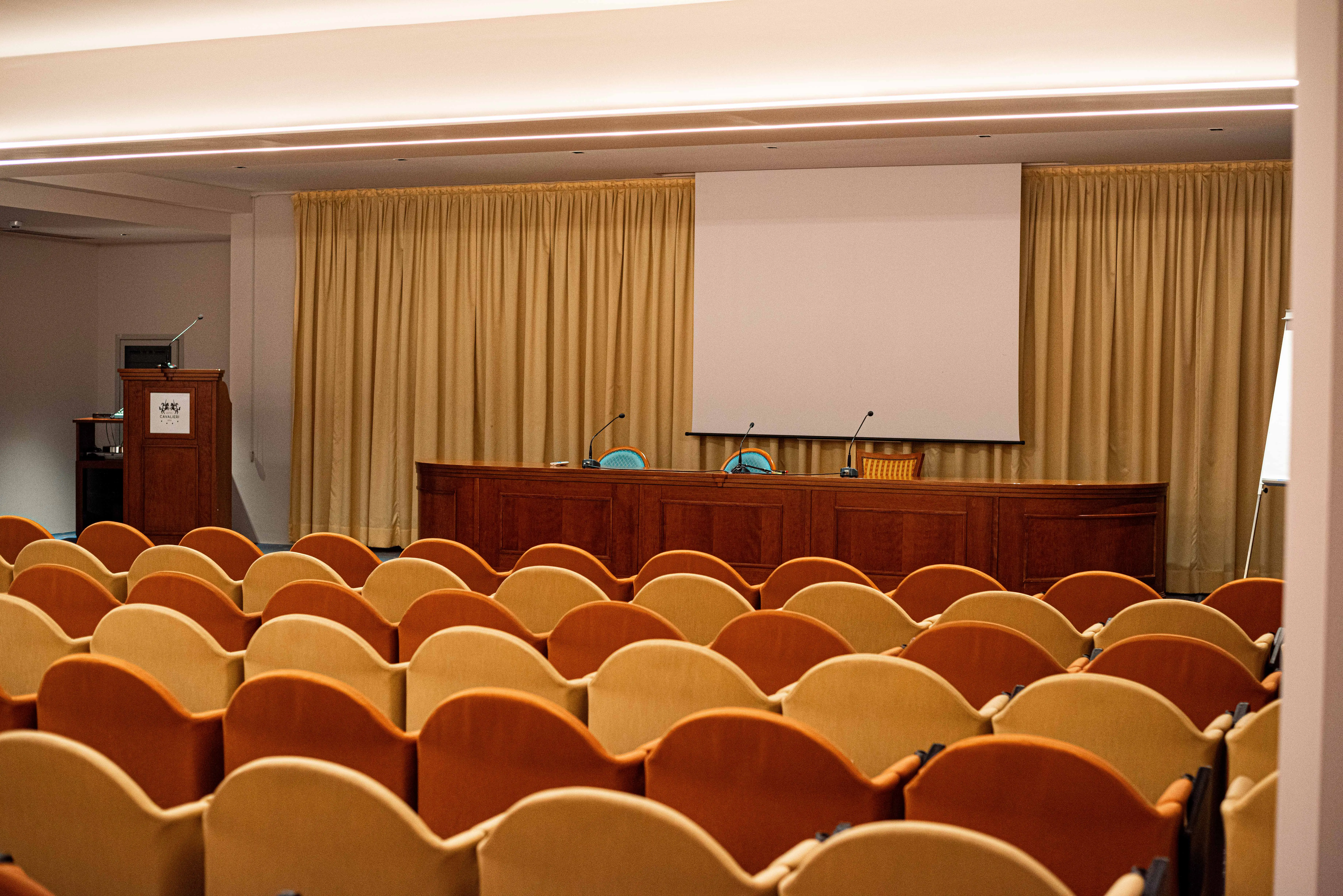 meeting-2-webp.webp